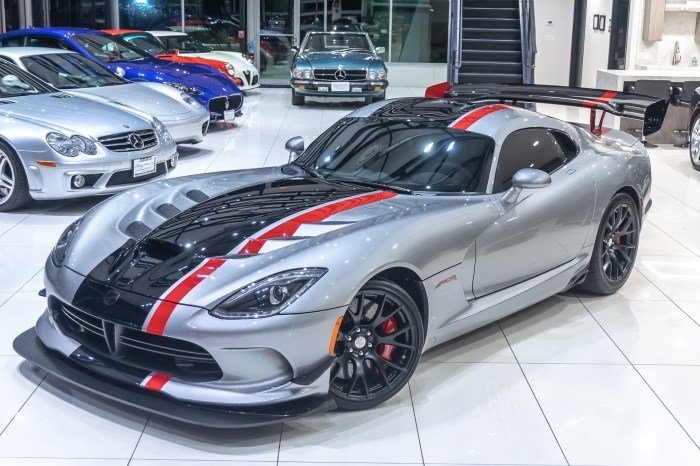 Used-2016-Dodge-Viper-ACR-Coupe-EXTERIOR-INTERIOR-CARBON-FIBER-2